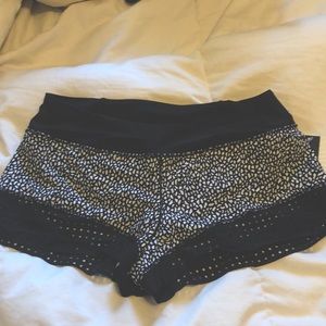 Lululemon stride to tide shorts